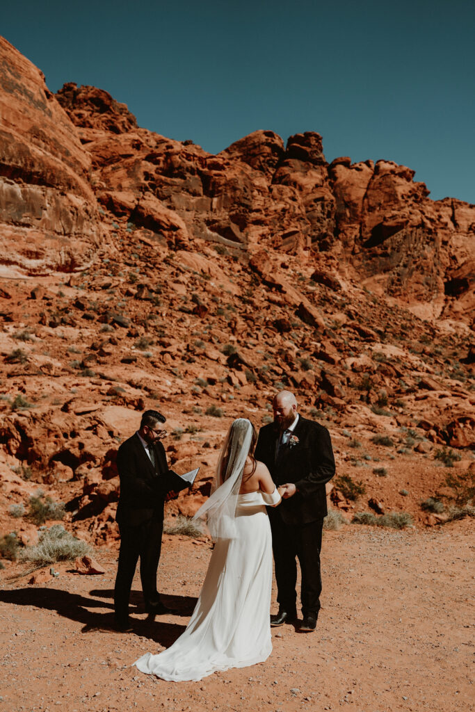Valley of fire elopement ceremony
