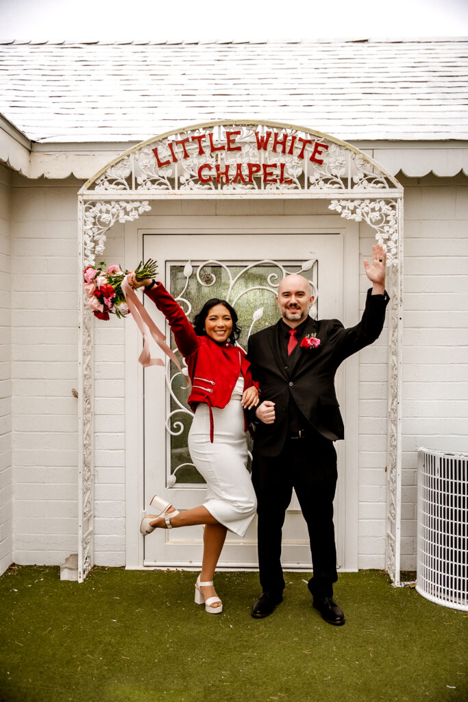 bride and groom little white chapel